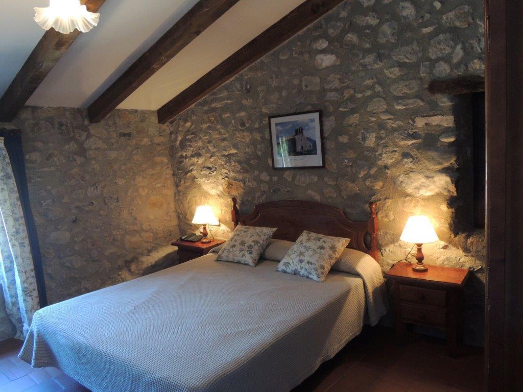 Hostal De La Rovira Oix Εξωτερικό φωτογραφία