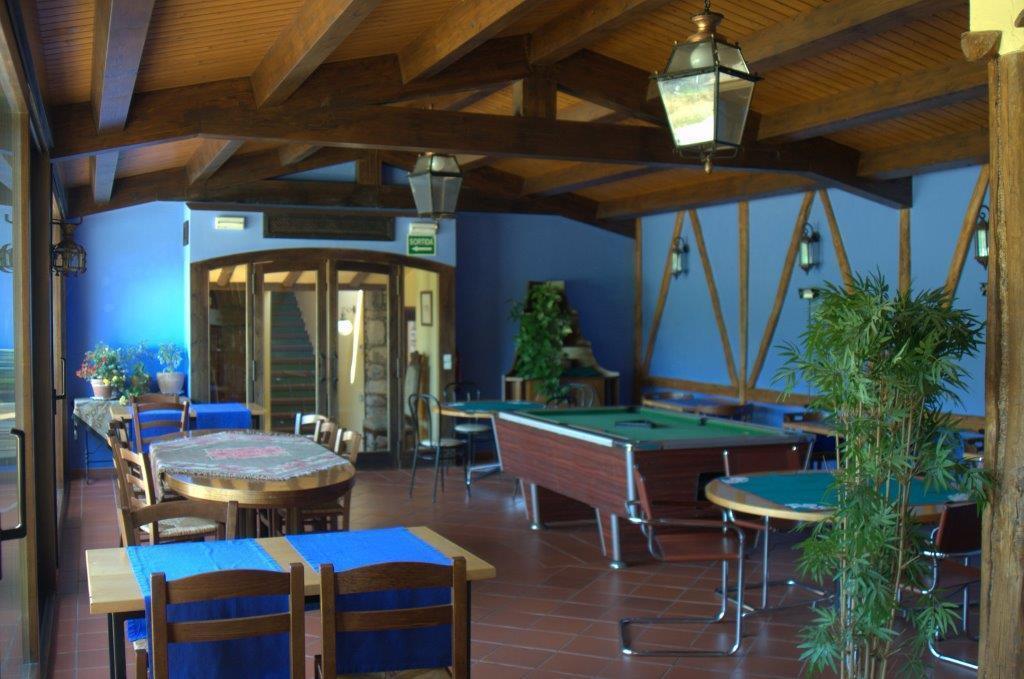 Hostal De La Rovira Oix Εξωτερικό φωτογραφία
