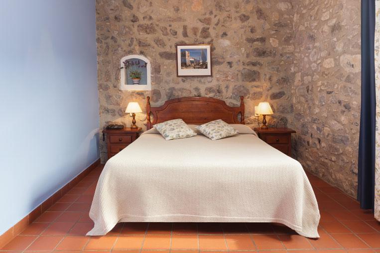 Hostal De La Rovira Oix Εξωτερικό φωτογραφία
