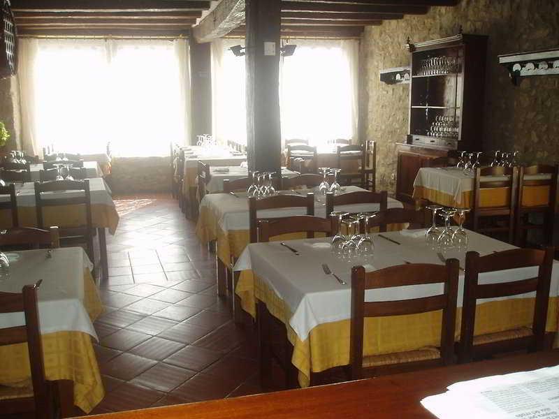 Hostal De La Rovira Oix Εξωτερικό φωτογραφία