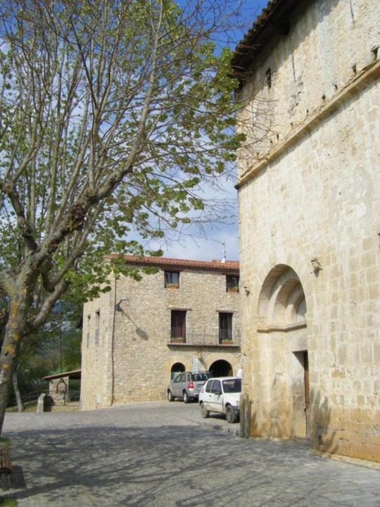 Hostal De La Rovira Oix Εξωτερικό φωτογραφία
